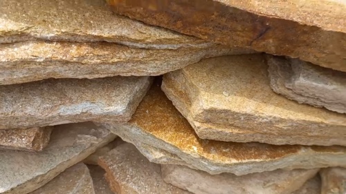 Плитняк златолит жёлтый золотистый для отмостки купить в Хабаровске