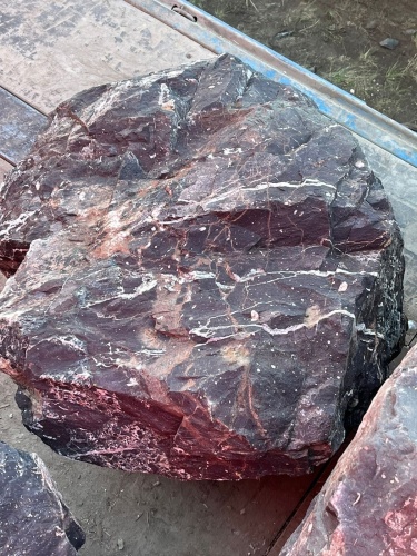 Камни для ландшафтного дизайна красно-фиолетовые 10-60 килограмм купить в Хабаровске