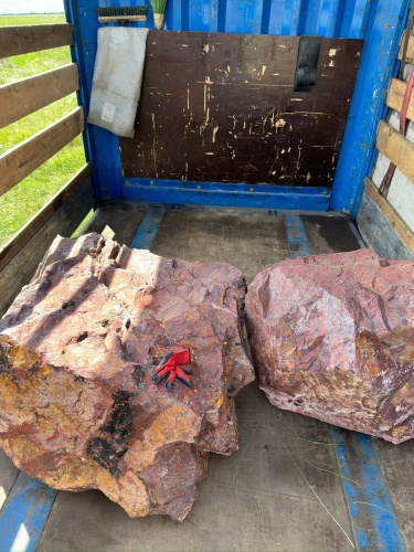 Ландшафтные глыбы красно-фиолетовые 200-1000 килограмм купить в Хабаровске