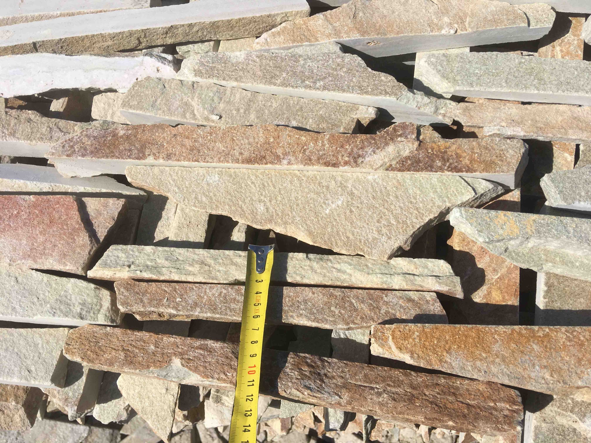 Горбушка златолит золотистый для облицовки купить в Хабаровске