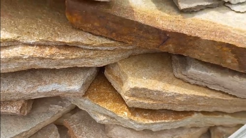 Плитняк златолит жёлтый золотистый для отмостки купить в Хабаровске