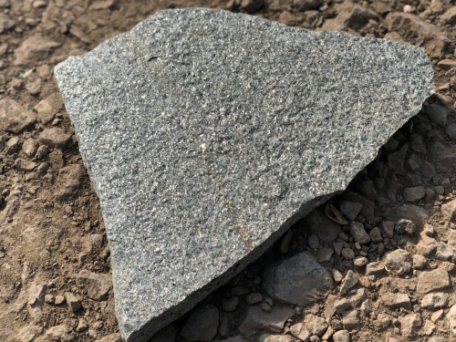 Плитняк златолит Уральский для цоколя, отмостки купить в Хабаровске