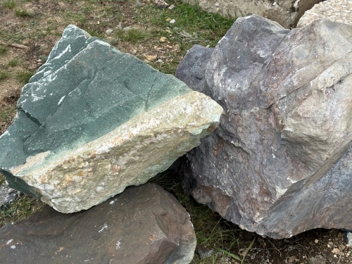 Камни для ландшафтного дизайна зелёные 10-60 килограмм купить в Хабаровске