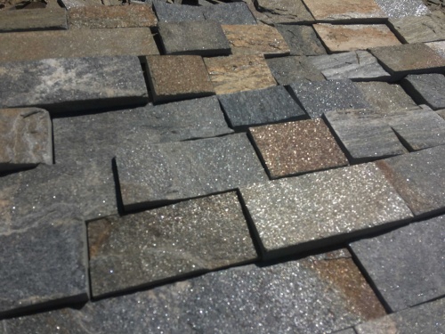 Плитка пилёная златолит Уральский для цоколя, отмостки купить в Хабаровске