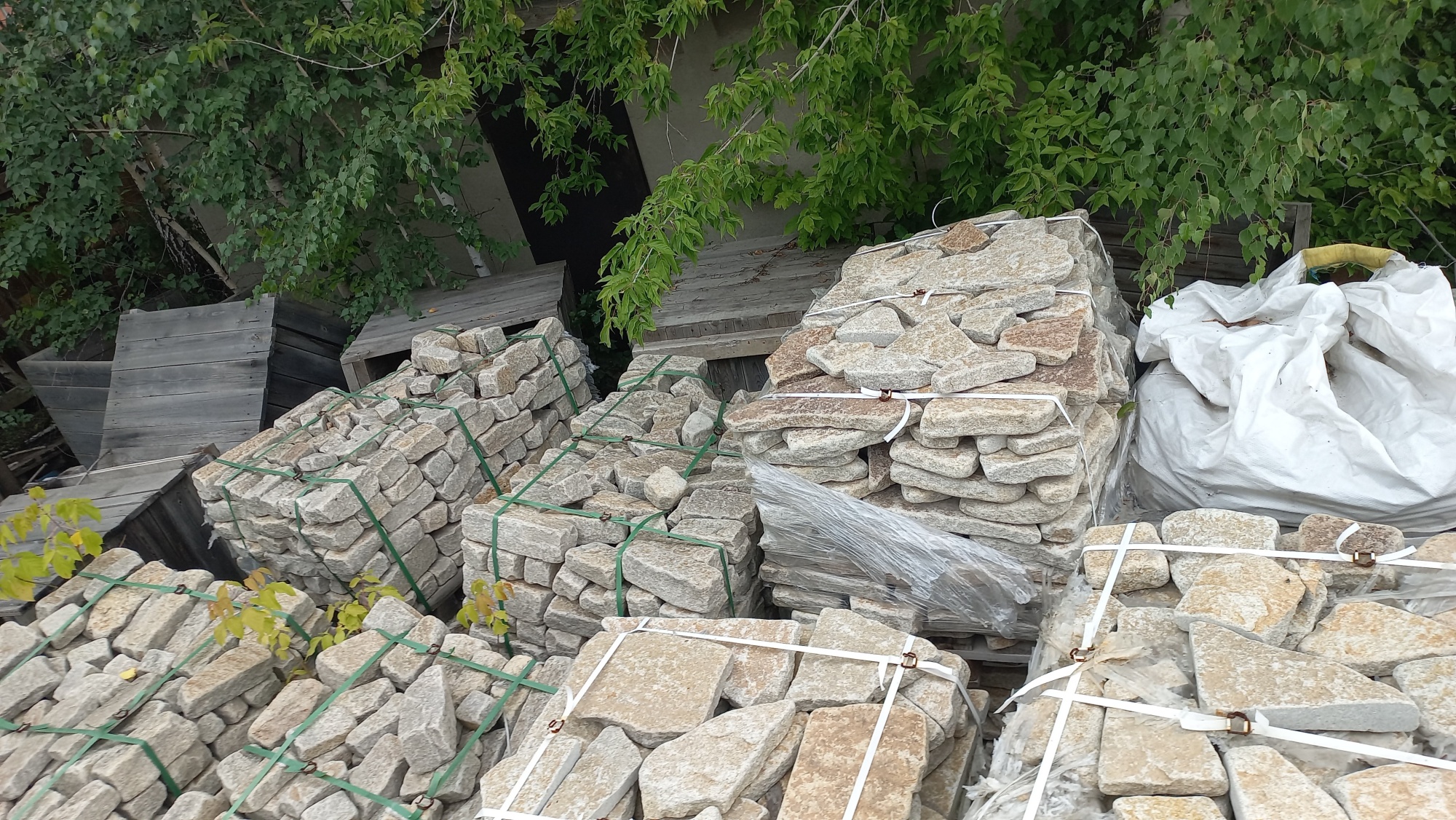 Плитняк гранитный галтованный купить в Хабаровске