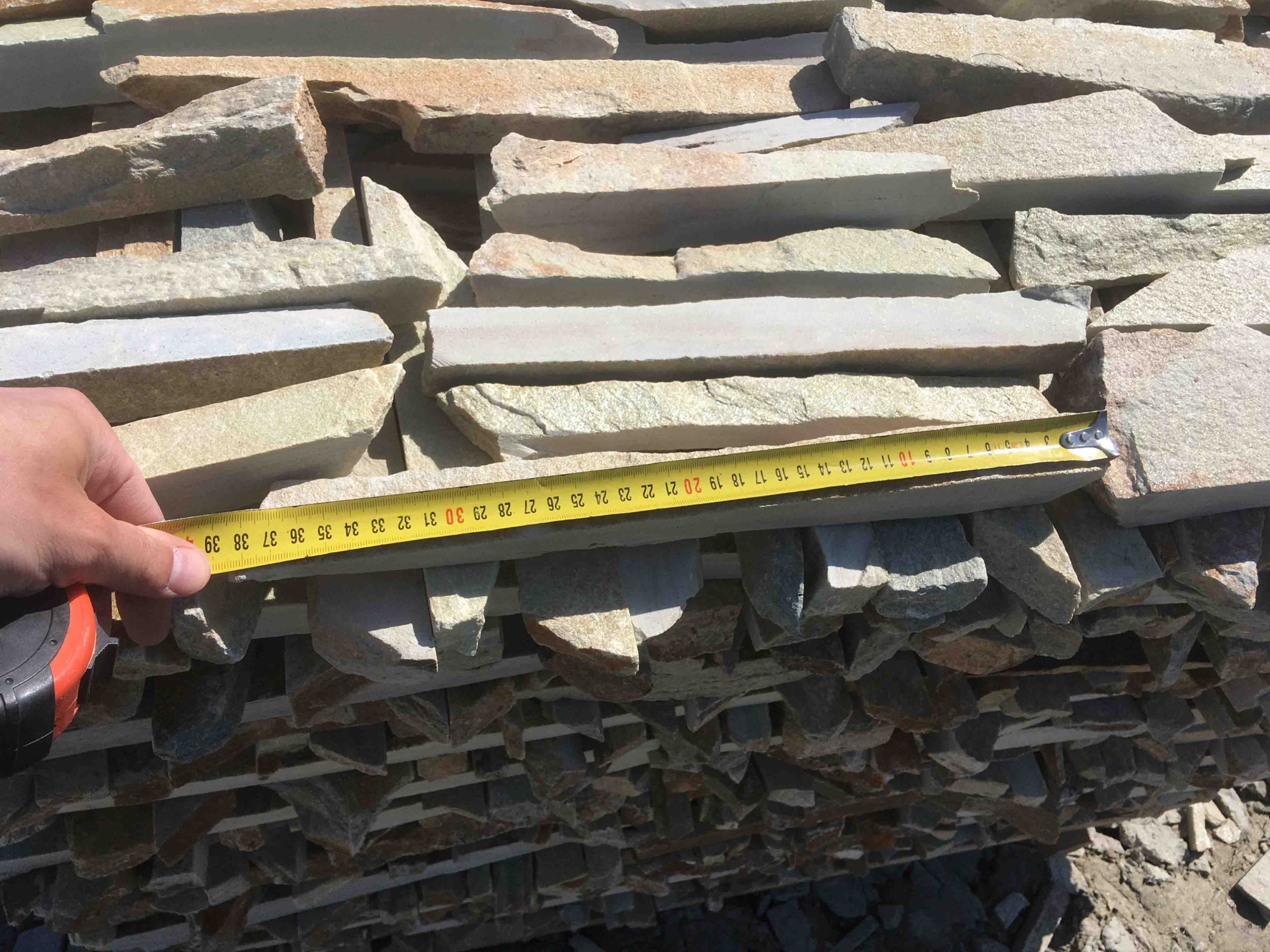 Горбушка златолит золотистый для облицовки купить в Хабаровске