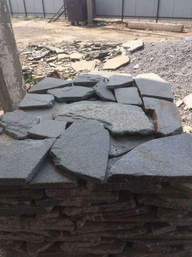 Златолит серебристый галтованный для лестниц купить в Хабаровске