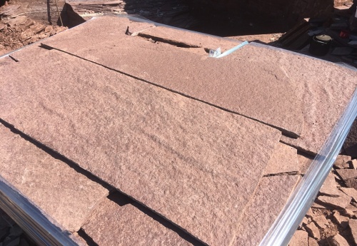 Плитняк лемезит бордовый для ступеней 20-25 мм купить в Хабаровске